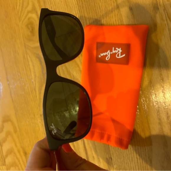 Rayban Junior Wayfarer Sunglasses - Picture 3 of 5